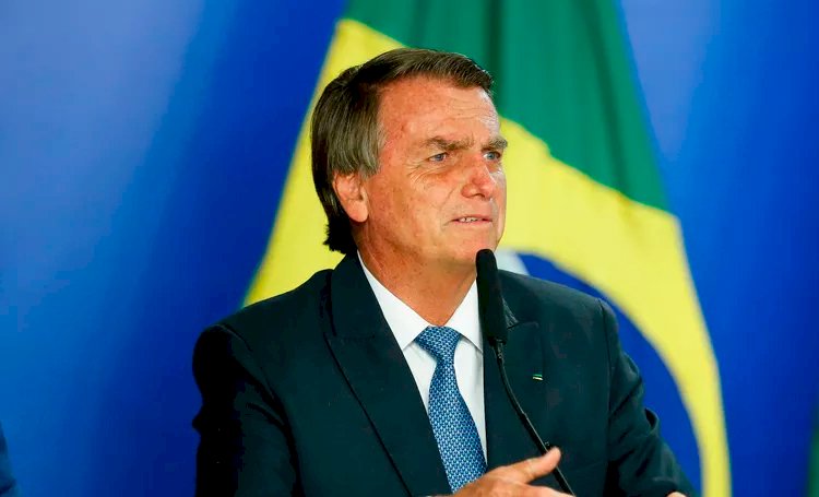 Reunião de Bolsonaro com embaixadores repercute entre políticos e ministros.