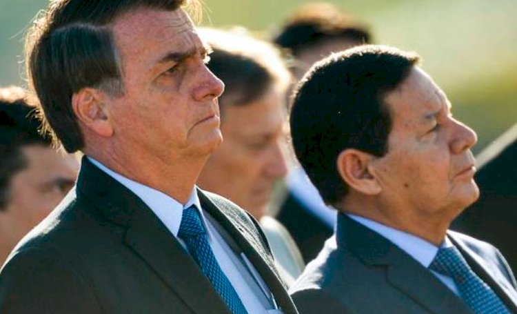 Mesmo escanteado no governo, Mourão recorre à imagem de Bolsonaro na campanha ao Senado.
