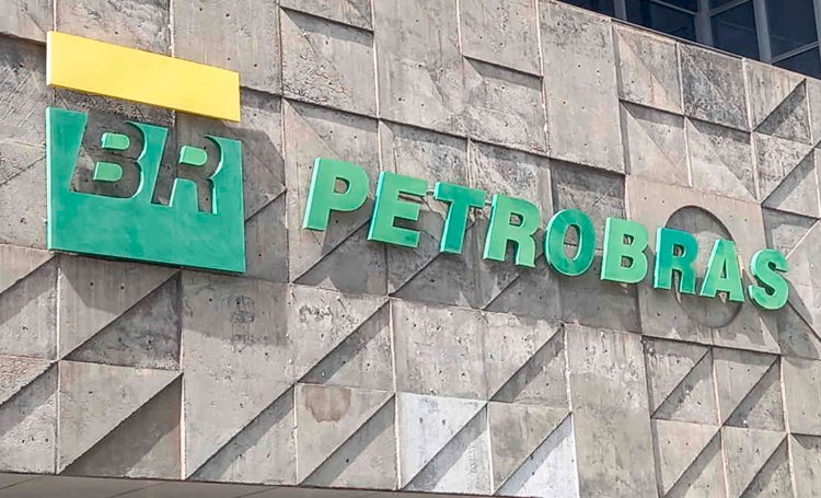 Conselho da Petrobras discute hoje mudança na política de preços dos combustíveis.