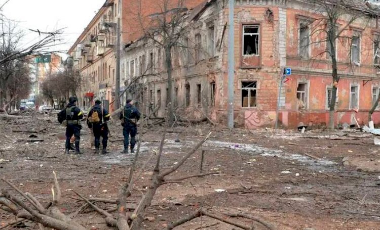 Bombardeios russos deixam cinco mortos em Kharkiv; Ucrânia prepara contraofensiva