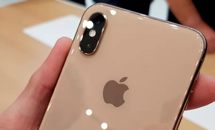 Governo multa Apple e proíbe empresa de vender celulares sem carregador