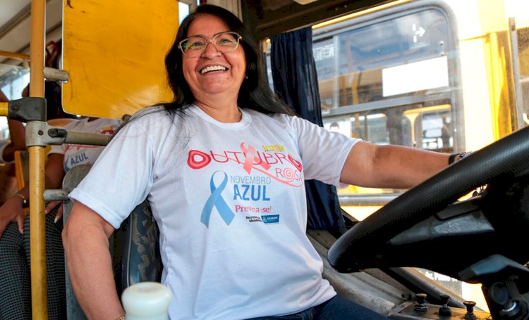 Ônibus aderem à campanha do Outubro Rosa na capital baiana