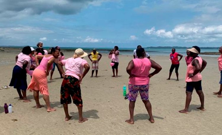 Grupo Maré Cheia: USF Ilha de Maré promove caminhada de prevenção em ação alusiva ao Outubro Rosa