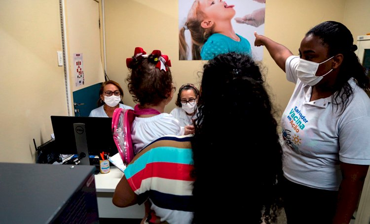 Saúde convoca pais para vacinação de crianças contra pólio em Salvador