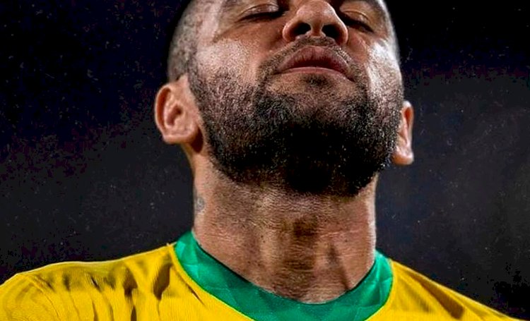Bolsonarista, Daniel Alves jogará com a 13 na Copa do Mundo