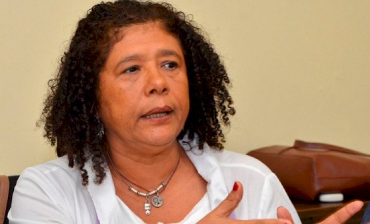 “Corte de verba no MEC é atitude punitiva e vingativa de Bolsonaro”, diz Marta Rodrigues
