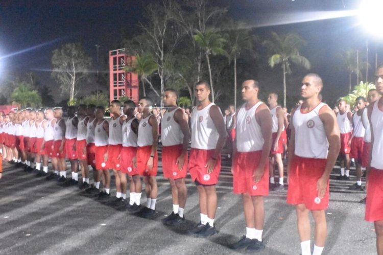 Corpo de Bombeiros Militar da Bahia recebe nova turma com 330 alunos a soldados